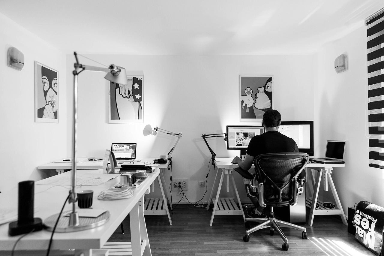 How to Choose Between WordPress and a Modern Stack